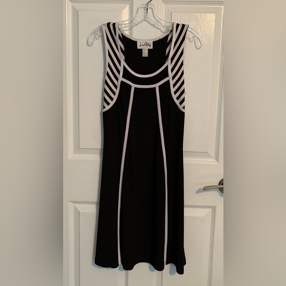 Joseph Ribkoff dress….very stylish!   Size 8